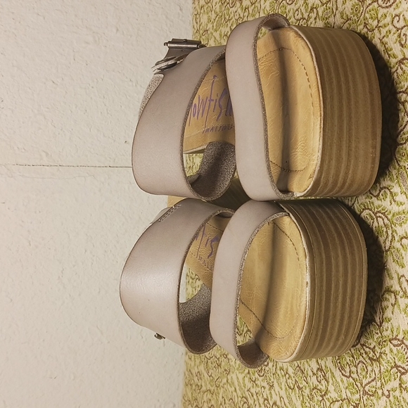 Blowfish Platform Shoes - Picture 2 of 7